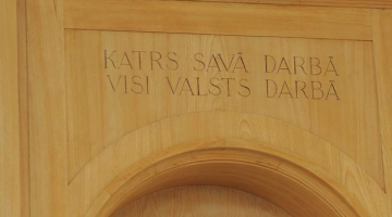 Uzraksts Ministru kabinetā. Foto: Gints Ivuškāns, F64
