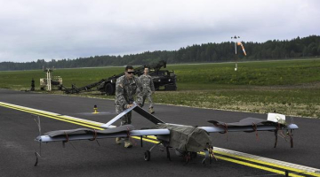 Bezpilota lidmašīna Lielvārdes lidlaukā. Foto: Gints Ivuškāns, F64