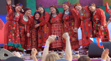 Arī Eirovīzijas "zvaigznes" - grupa "Buranovskije babuški" - parakstījušas atbalsta vēstuli Putina politikai Ukrainā. Foto: EPA/LETA