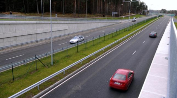 Jaunizbūvētā Jāņa Čakstes gatve, kas savieno Dienvidu tiltu ar Ziepniekkalna ielu. Foto: Evija Trifanova, LETA