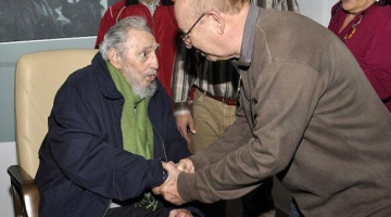Fidels Kastro izstādes atklāšanā Havanā. Foto: EPA/LETA