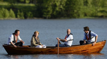 Britu premjerministrs Deivids Kamerons (no kreisās), Vācijas kanclere Angela Merkele, Zviedrijas premjerministrs Frēdriks Reinfelts un Nīderlandes valdības vadītājs Marks Rute tikšanās brīdī. Foto: AFP/LETA