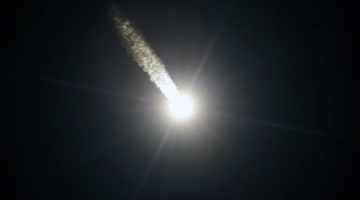 Kosmosa kuģis "Sojuz" startē. Foto: EPA/LETA