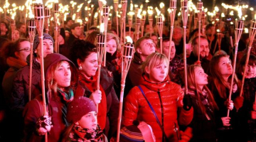 Lāpu gājienā 18.novembrī. Foto: Evija Trifanova, LETA