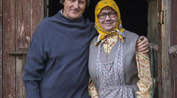 Pēteris Liepiņš un Dace Bonāte izrādē "Latgola.lv 2". Publicitātes foto