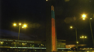 Jānis Krievs. Rīgas Centrālās dzelzceļa stacijas pulksteņa tornis ar daudzprogrammu sinhronu gaismas sistēmu. 1980. gads
