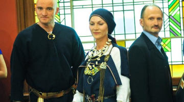 12.Saeimas vēlēšanu sarakstu numuru izlozē satikušies Nacionālās apvienības pārstāvji (no kreisās) un Krievu savienības biedrs. Foto: Gints Ivuškāns, F64