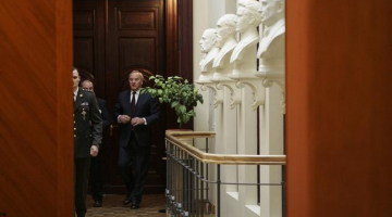 Valsts prezidents Andris Bērziņš valdības veidošanas sarunās. Foto: Emīls Desjatņikovs, F64