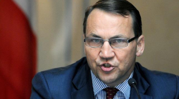 Polijas ārlietu ministrs Radoslavs Sikorskis. Foto: AFP/LETA