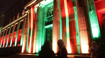 Gaismas festivālā "Staro Rīga" pie valdības nama. Foto: Evija Trifanova, LETA