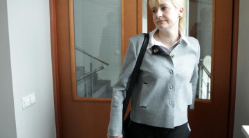 Juta Strīķe ierodas tiesā. Foto: Ieva Čīka, LETA