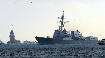 ASV karakuģis "Truxtun" Bosfora šaurumā. Foto: AFP/LETA