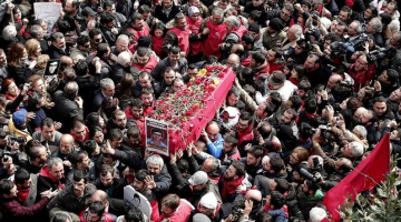 15 gadus vecā pusaudža Berkina Elvana bērēs. Foto: EPA/LETA
