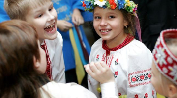 Rīgas Ukraiņu vidusskolas audzēkņi. Foto: Ieva Čīka, LETA
