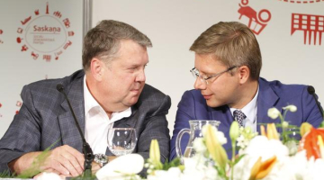 Jānis Urbanovičs (no kreisās) un Nils Ušakovs. Foto: Lauris Aizupietis, F64