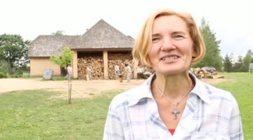 Zvannieku māju saimniece Sandra Dzenīte-Cālīte.