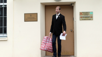 Deniss Čalovskis 2013.gadā pēc atbrīvošanas no Centrālcietuma. Foto: Edijs Pālens, LETA