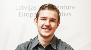 Austrālijas latvietis Andrejs Jaudzems ir sajūsmā par to, ka strādā Latvijas prezidentūras Eiropas Savienības Padomes sekretariātā. Un tik tuvu Brīvības piemineklim!