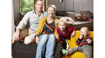 Ieva ar vīru Brinu un bērniem Selmu un Lūkasu.