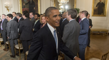 ASV prezidents Baraks Obama nākamajā dienā pēc vēlēšanām atstāj preses konferenci. Foto: AFP/LETA
