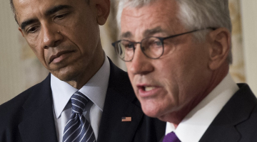 ASV prezidents Baraks Obama (no kreisās) un aizsardzības ministrs Čaks Heigels. Foto: EPA/LETA