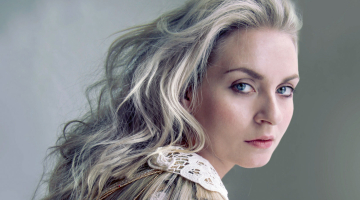 Eivora no Fēru salām uzstāsies kopā ar latviešu koklētāju Laimu Jansoni.