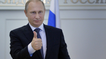 Krievijas prezidents Vladimirs Putins pēc raķetes "Angara-A5" starta ir apmierināts. Foto: AFP/LETA