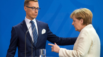 Somijas premjerministrs Aleksandrs Stubs (no kreisās) un Vācijas kanclere Angela Merkele tikšanās laikā Vācijā. Foto: EPA/LETA