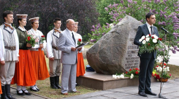 2014.gada 14.jūnija pasākums Liepājā. Attēlā - svētbrīža vadītājs Jānis Dreiblats, Liepājas domes priekšsēdētāja vietnieks Gunārs Ansiņš. Foto Liepājas muzeja