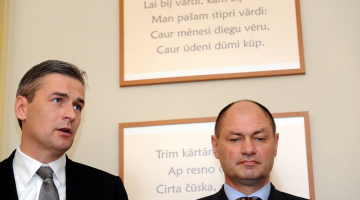 Mārtiņš Bondars (no kreisās) un Dainis Liepiņš. Foto: Edijs Pālens, LETA