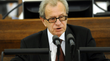 Sergejs Dolgopolovs Saeimas tribīnē. Foto: Edijs Pālens, LETA