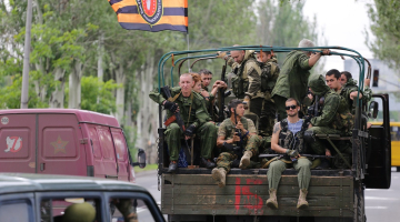 Doņeckas separātistu karavīri armijas rotācijā pie Marjinkas. Foto: ITAR-TASS/LETA