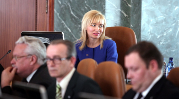 VK direktore Elita Dreimane valdības sēdē. Foto: Ieva Čīka, LETA