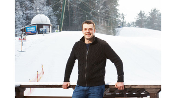 Rāmkalnu izveidotājs un īpašnieks Viktors Grūtups līdzīgi kā tēvs advokāts Andris Grūtups studējis jurisprudenci, taču par juristu viņš neesot strādājis nevienu dienu.