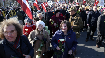Leģionāru piemiņas gājiens pie Brīvības pieminekļa. Foto: Edijs Pālens, LETA