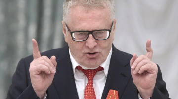 Vladimirs Žirinovskis uzstājas 21.maijā Kremlī pēc Aleksandra Ņevska ordeņa saņemšanas no prezidenta Vladimira Putina. Foto: ITAR-TASS/LETA