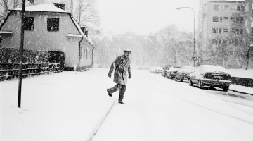 Foto no Jūhana Sundgrēna izstādes "Lampas gaismā"