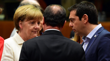 Vācijas kanclere Angela Merkele (no kreisās), Francijas prezidents Fransuā Olands un Grieķijas premjerministrs Aleksis Ciprs. Foto: AFP/LETA