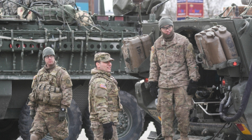 NATO karavīri Rīgā. Foto: Gints Ivuškāns, F64