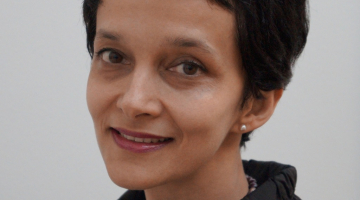 Nēla Vinkelmane (Neela Winkelmann) - Čehijas galvaspilsētā Prāgā bāzētās nevalstiskās organizācijas "Eiropas Atmiņas un sirdsapziņas platforma" izpilddirektore. Publicitātes foto