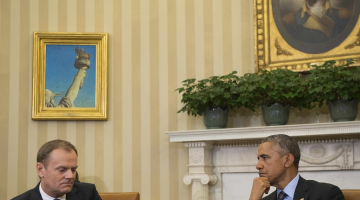 ASV prezidents Baraks Obama (no labās) un ES prezidents Donalds Tusks tikšanās laikā. Foto: AFP/LETA