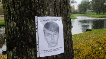 Pedofila fotorobots Arkādijas parkā Pārdaugavā. Foto: Gints Ivuškāns, F64