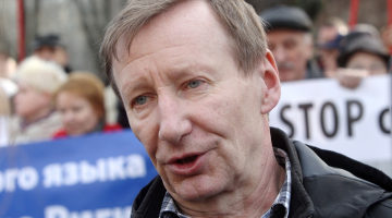 Jurijs Petropavlovskis kādā mītiņā pērn. Foto: Kaspars Krafts, F64