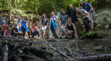 Latviešu jaunieši no astoņām pasaules valstīm pulcējās "2x2 pasaules jauniešu seminārā" Siguldas novada Ratniekos. Publicitātes foto