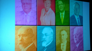 Prezentācijas materiāls diskusijā par Valsts prezidenta institūcijas un personības lomu Latvijas sabiedrībā. Foto: Ieva Lūka, LETA