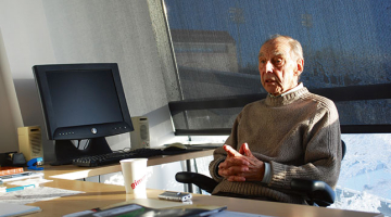 «Matemātiķi vispār ir jocīgi cilvēki, viņi dzīvo savā kūniņā, dara apbrīnojamas lietas, bet bieži vien viņiem nav īstas intereses par šo zināšanu praktisko pielietojumu.»