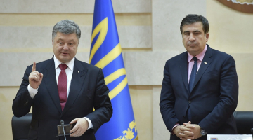 Ukrainas prezidents Petro Porošenko (no kreisās) un Mihails Saakašvili. Foto: EPA/LETA