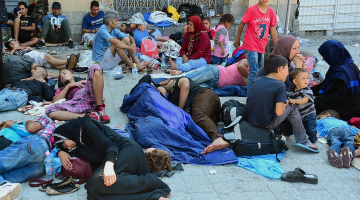 Migranti Budapeštas Austrumu stacijas pagalmā. Foto: AFP/LETA