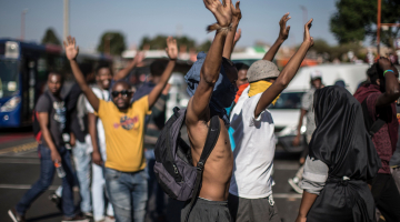Studentu protesti Johannesburgā. Foto: Marco Longari, LETA/AFP