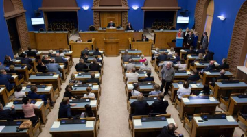 Igaunijas parlamenta sesija pirmajā prezidenta vēlēšanu balsošanas kārtā. Foto: LETA-AFP